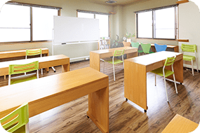 塾・学校などの教育機関の受付・応接室など